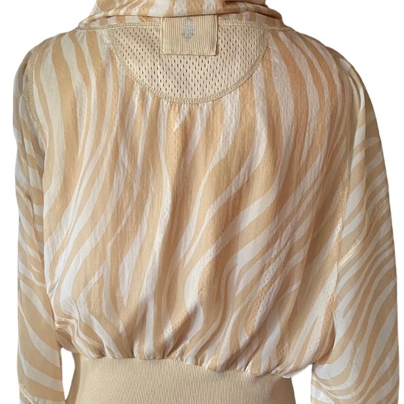 Free People Movement Tan Zebra Print Dolman Sleeve Pullover Windbreak - Picture 11 of 11